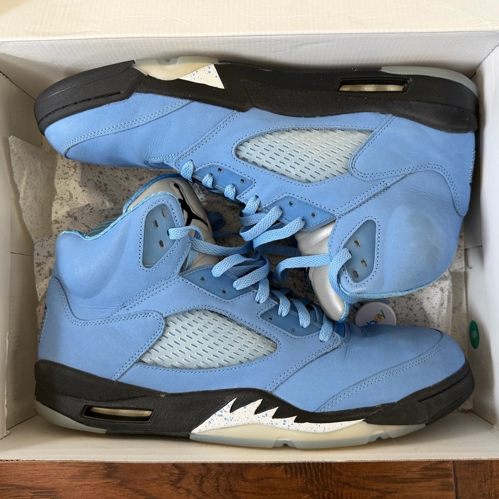 Jordan 5 Retro SE Mid UNC - Picture 7 of 13